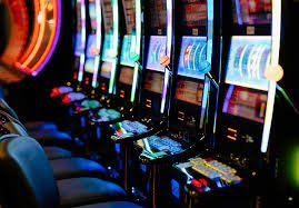 Bonus features activate on a second screen with dedicated mechanics Crazy Time bonus feature activation on spinning podium